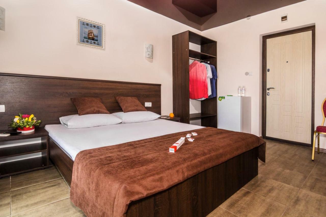 Marmaris Hotel Skadovs'k Exterior photo
